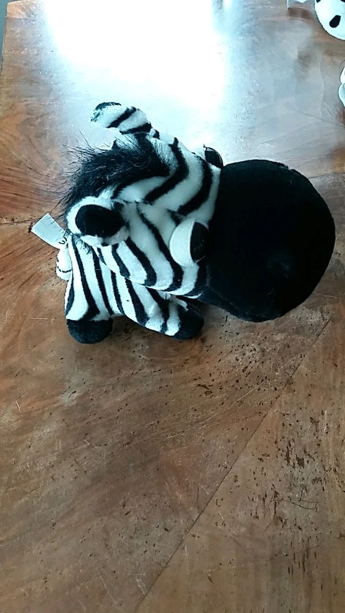 Peluche zèbre Madagascar - photo numéro 2