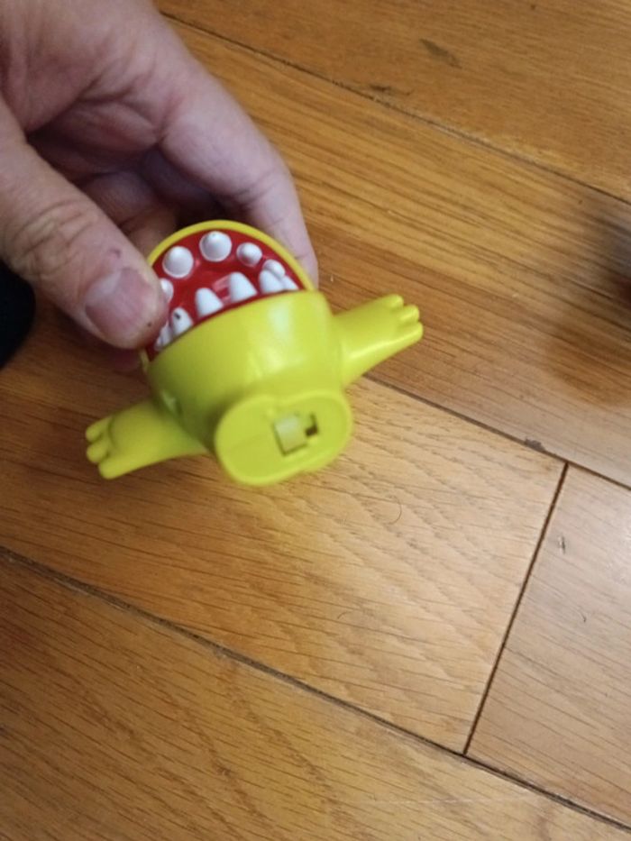 2 figurines  Skylanders qui claquent des dents quand on est fait avancer McDonald's 2014 - photo numéro 5