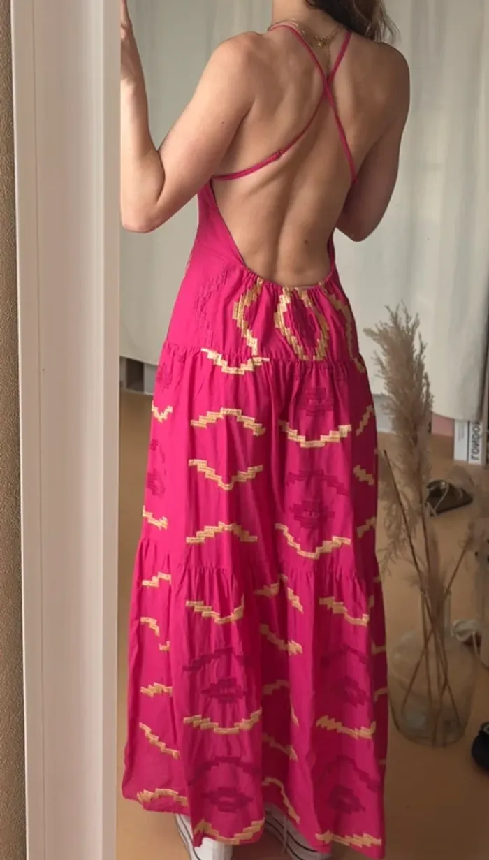 Robe bohème chic rose fuschia et or dos nu - photo numéro 2