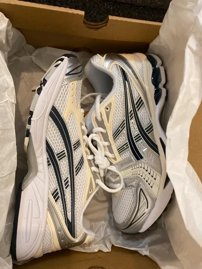Asics Gel-Kayano 14 Blanc Noir Argent Taille 40 - photo numéro 6