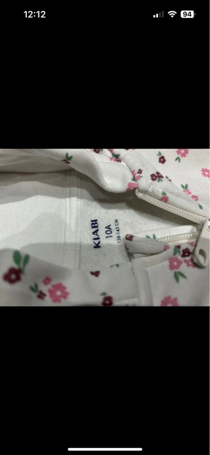 Veste à zip et à capuche blanche motifs fleurs roses 10 ans - photo numéro 5