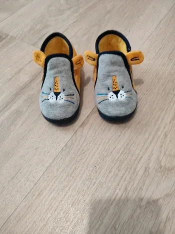 Pantoufles taille 23