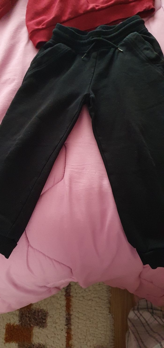 sweat et pantalon 5ans - photo numéro 3