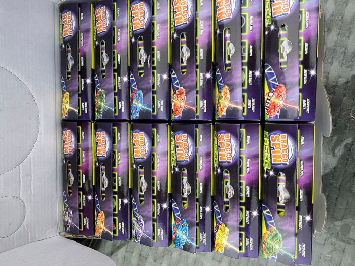 Boite de 12 Toupies De Combat - Homerokk - Dracco Spin - Lumineuse Led - photo numéro 4