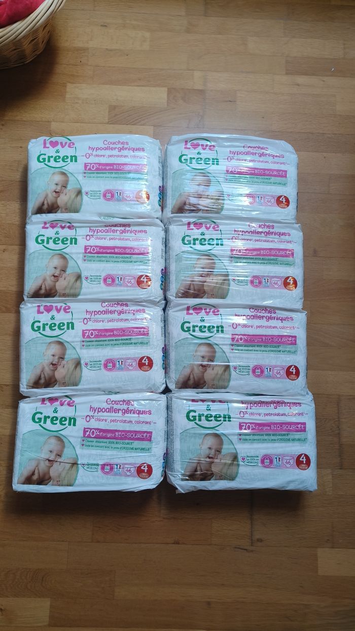 8 paquets de couches Love and green taille 4