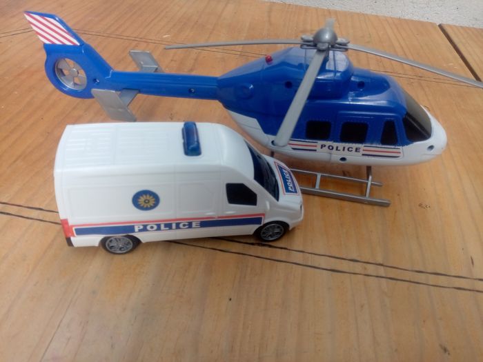 Lot jouets police - photo numéro 2