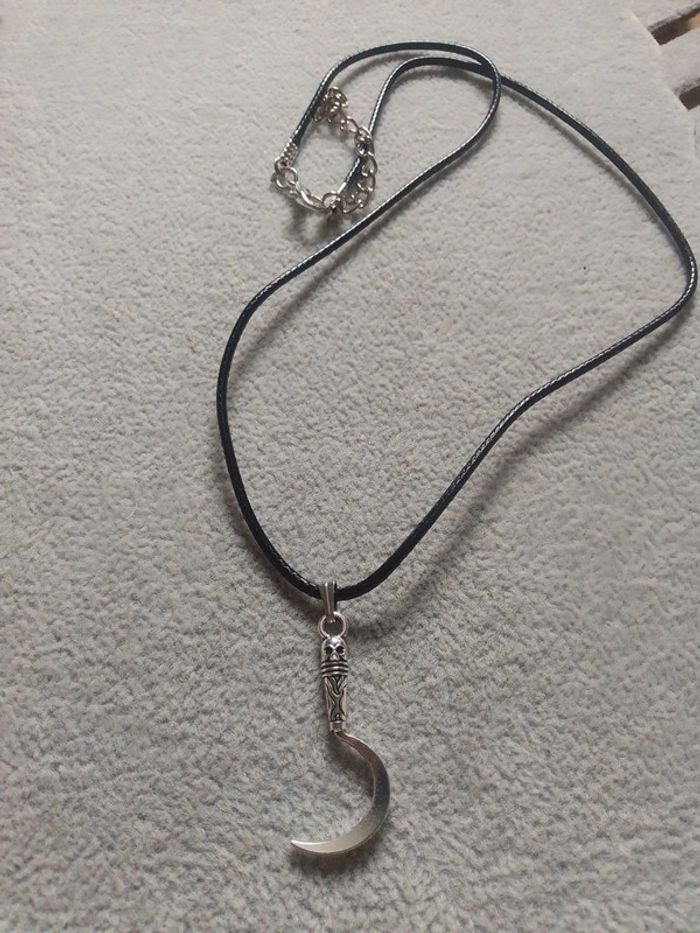 Collier faucille argentée - photo numéro 3