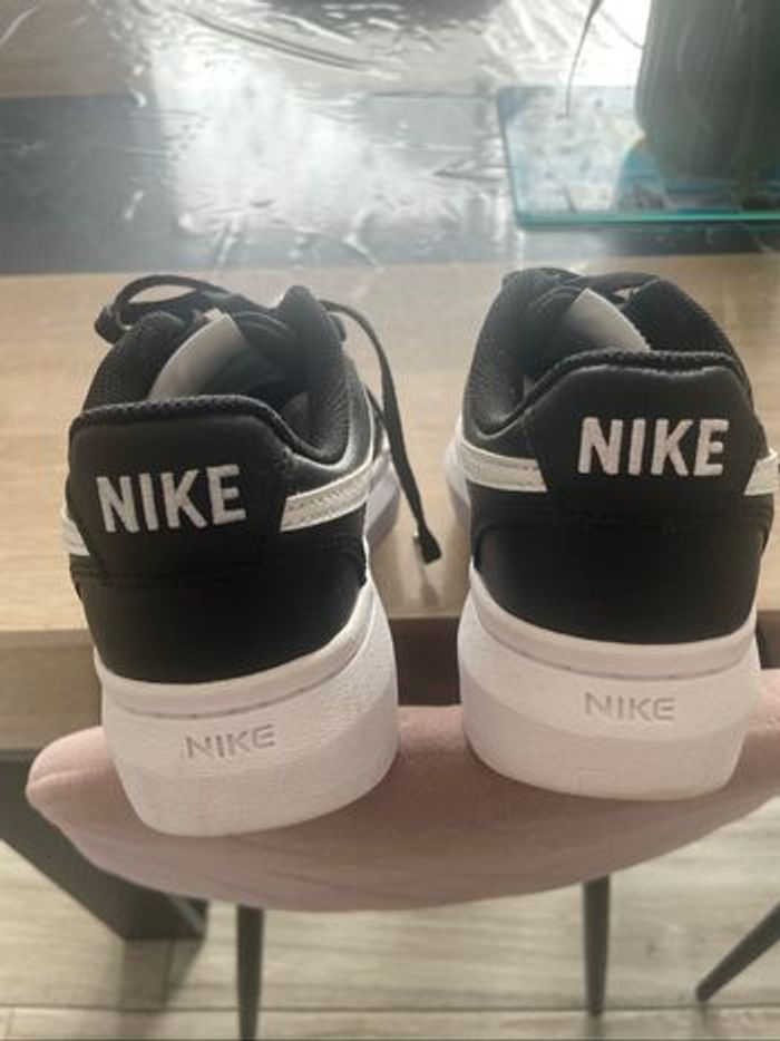 Baskets Nike - photo numéro 2