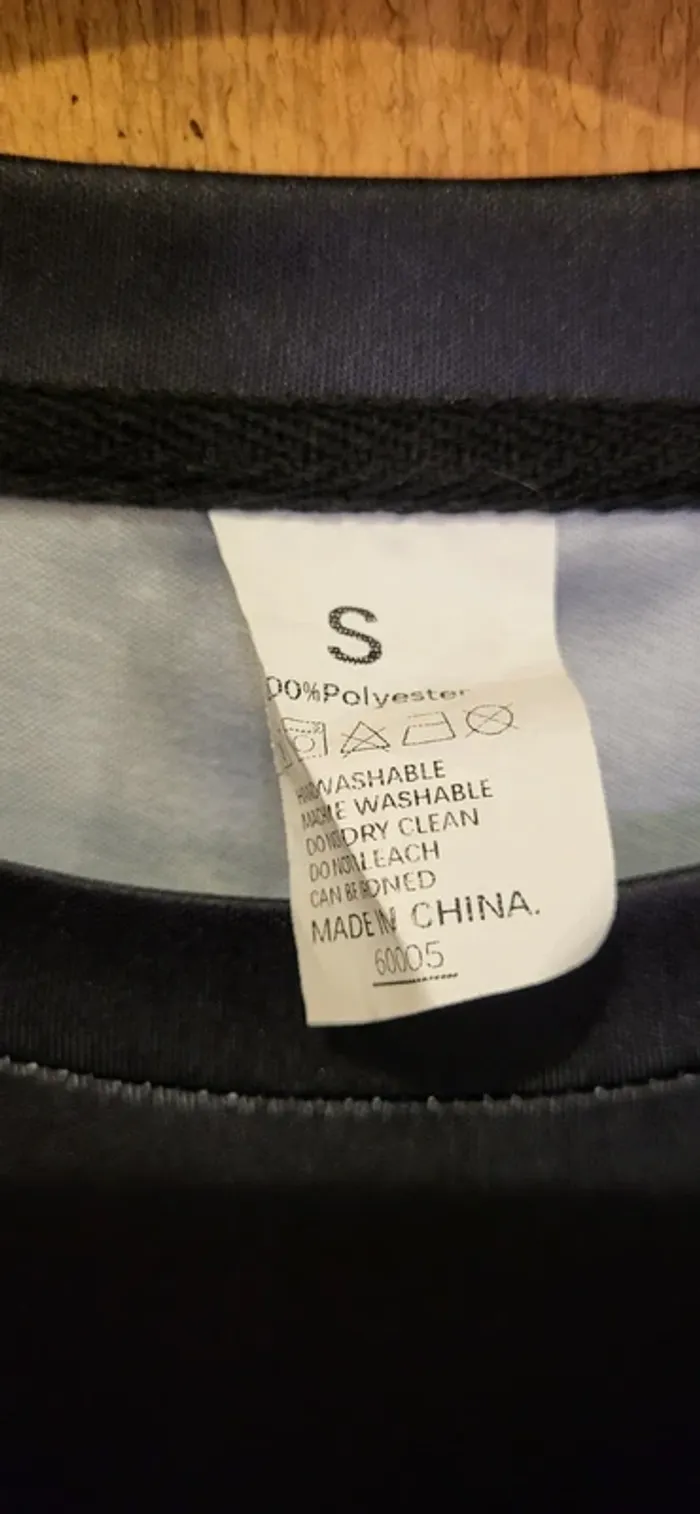 T-shirt manche longue chevalier médiéval / croix templier – Taille S - Très bon état - Noir - photo numéro 7