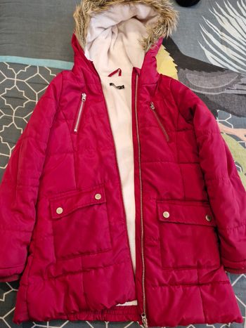 Manteau type rouge /bordeaux- fille 10 ans