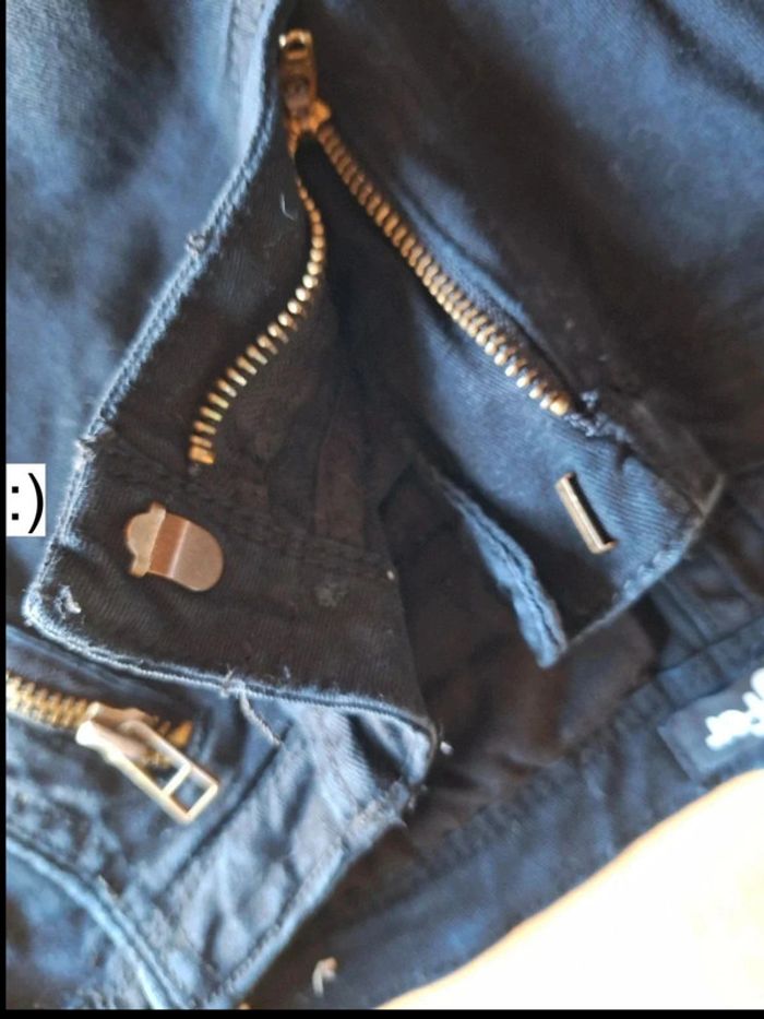 Jean pour femme taille XS Marque Jennyfer très bon état - photo numéro 6