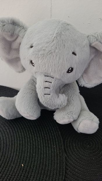 Éléphant ZDT ACTION peluche grise effet froissé