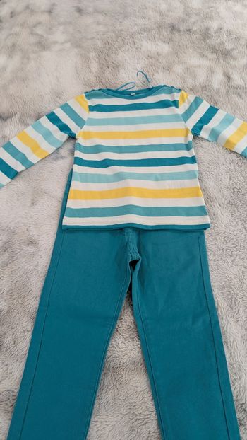 Ensemble pantalon et t-shirt manches longues taille 4 ans