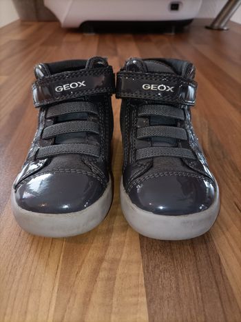 Jolies bottines grises à strass Geox 21