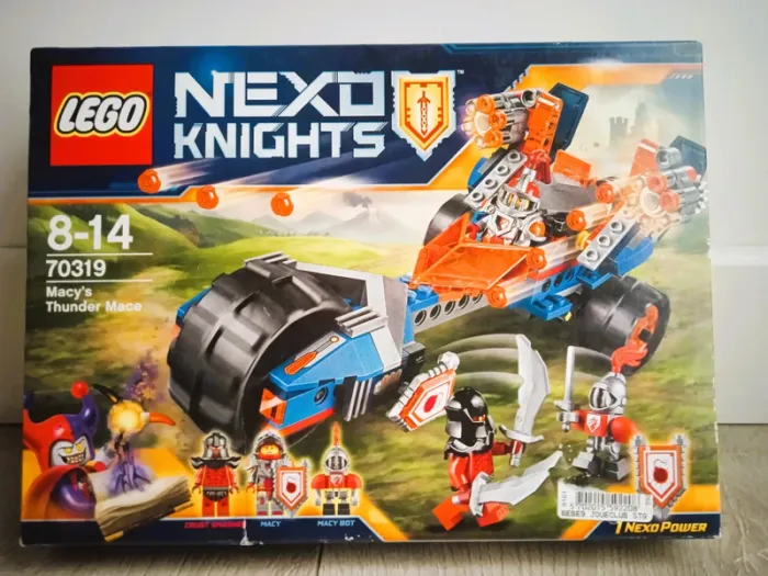 LEGO Nexo Knights 70319 : La moto-tonnerre de Macy.
