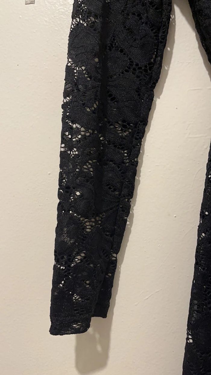 Superbe robe noire en dentelle 36 avec 35 % de coton doublée intérieure - photo numéro 4