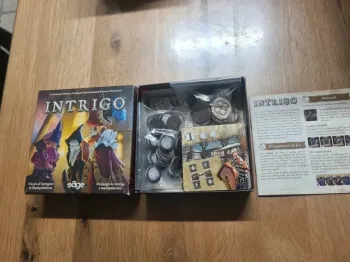 Jeu de cartes Intrigo des éditions eage, 