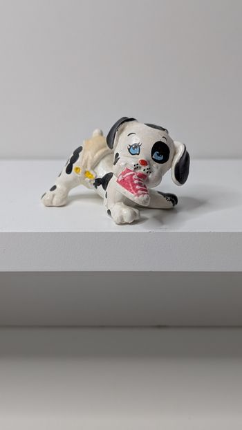 [Magic Diaper] Figurine babies animals chien avec une chaussure