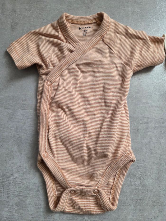 Lot de 3 bodies kiabi 1mois - photo numéro 2