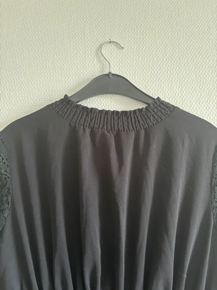 Robe avec manches dentelles - photo numéro 3