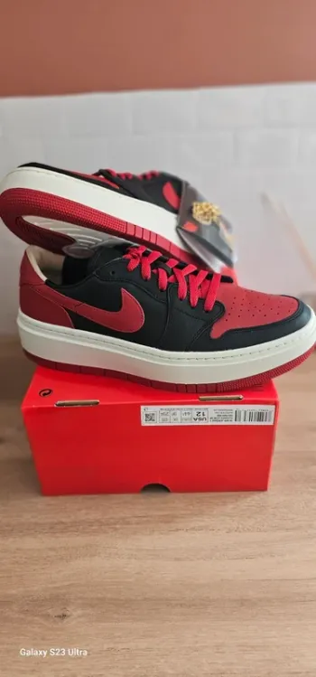 Baskets nike air jordan elevate low noir et rouge  neuve pointure 44