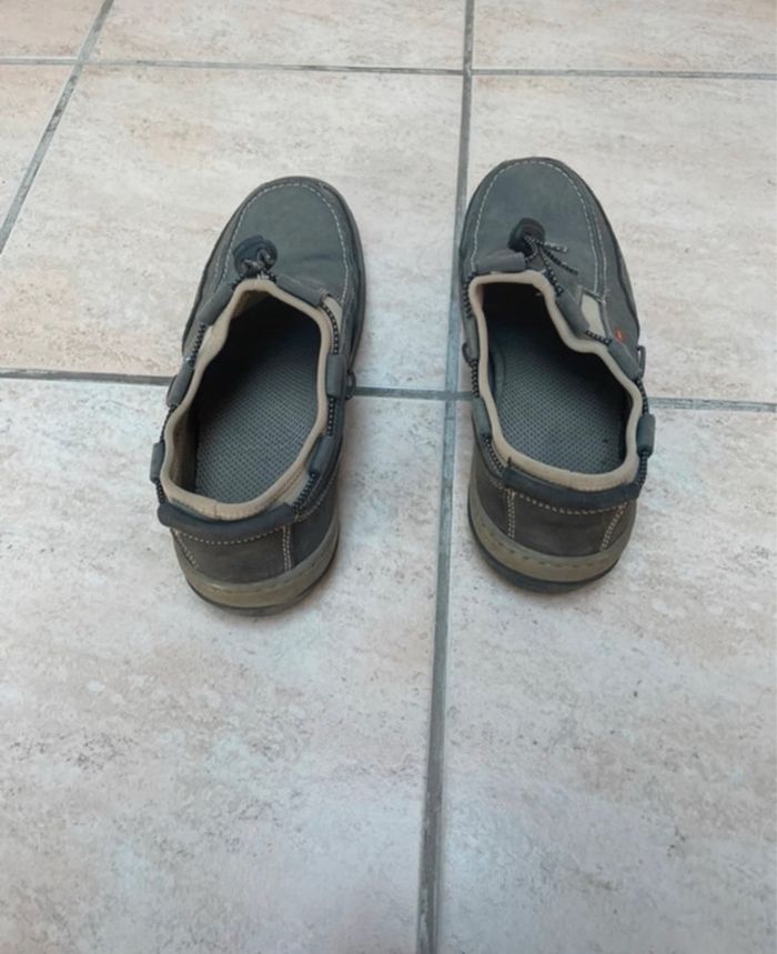 Chaussures grises - photo numéro 2