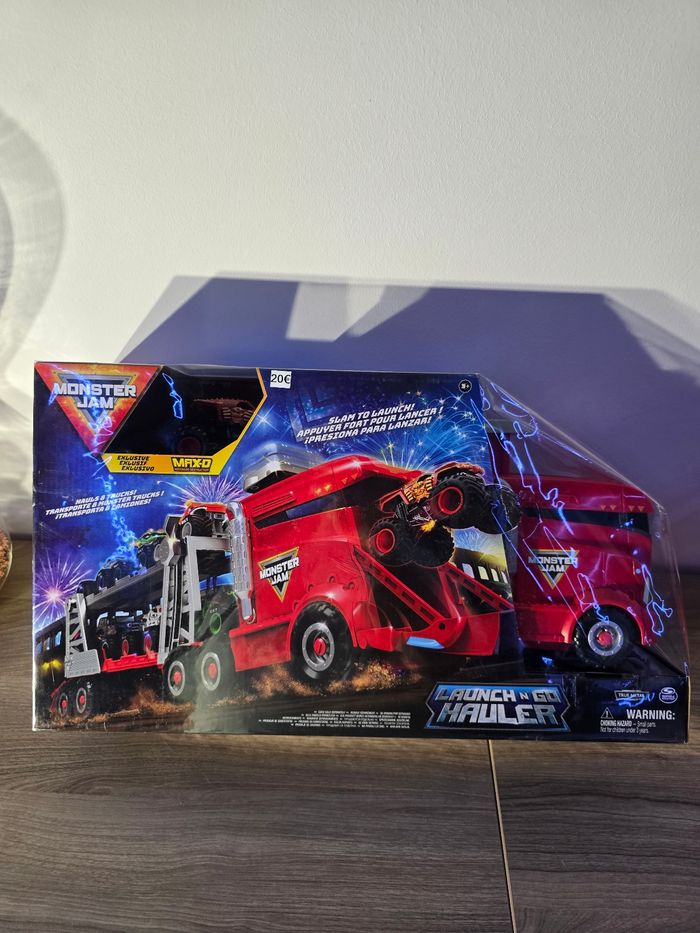 Camion propulseur monster truck monster jam
