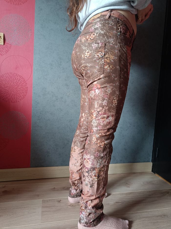 Jeans please - photo numéro 2