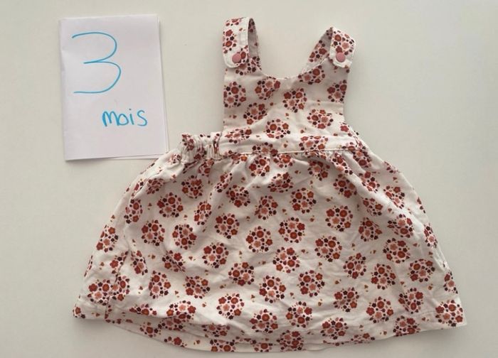Lots 5 robes 1 salopette - photo numéro 4