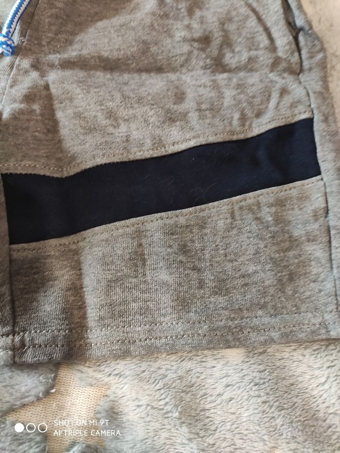 Short garçon taille 8 ans - photo numéro 2