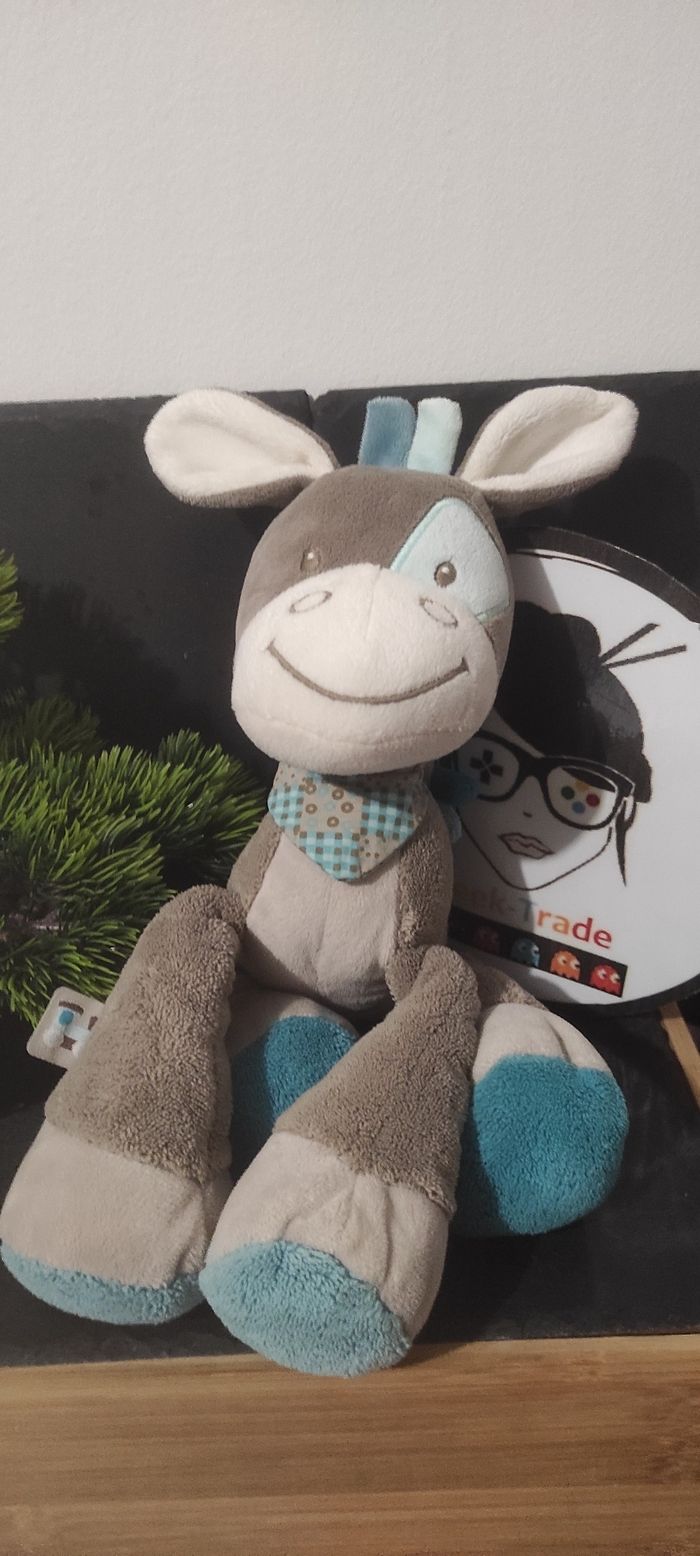 Nattou Gaston & Cyril peluche doudou cheval bleu gris cocard bandana Carreaux