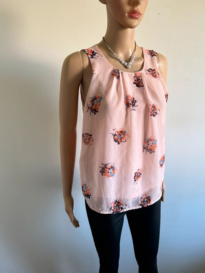 Blouse rose et fleurie sans manches Vero Moda taille XS jamais portée - photo numéro 2