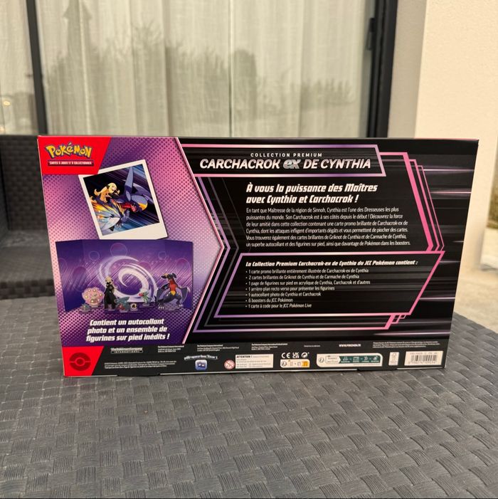 Pokémon Coffret carchacrok ex de Cynthia - photo numéro 2