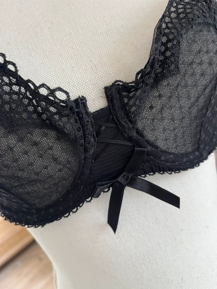 Soutien gorge Darjeeling plumetis et dentelle noire taille 90D - photo numéro 2