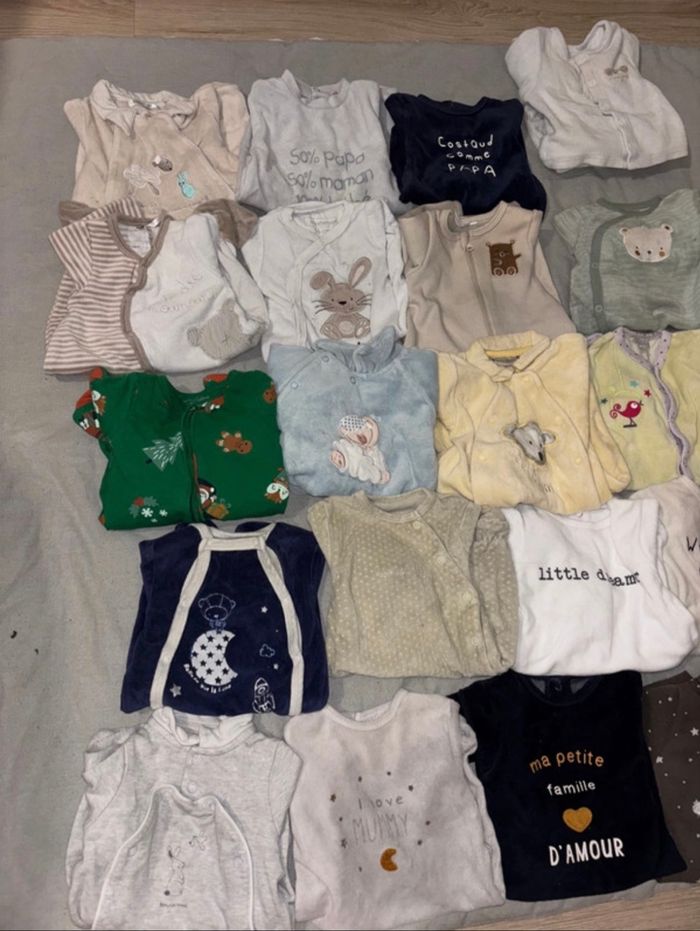 Pyjamas 1 mois - photo numéro 2
