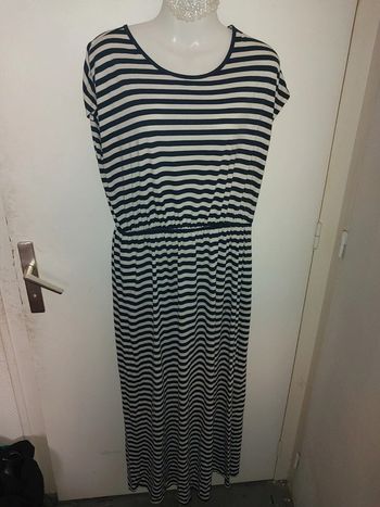 Robe marin blanche à rayures bleu taille 46/48