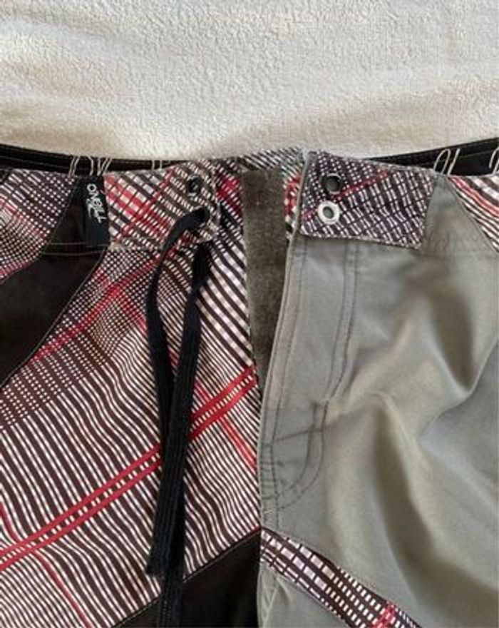 Short de bain oneill taille 44, 34 américaine - photo numéro 3