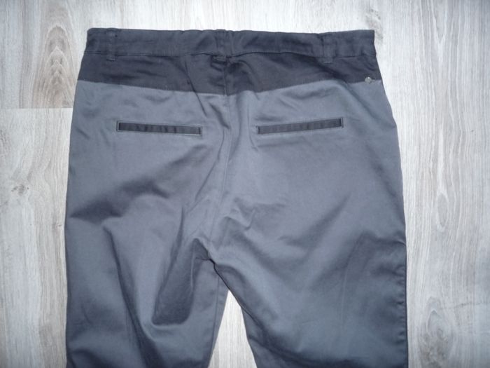 PANTALON DROIT GRIS ANTHRACITE "TREND BY MISS CAPTAIN " - TAILLE 42 - n°03 - photo numéro 3