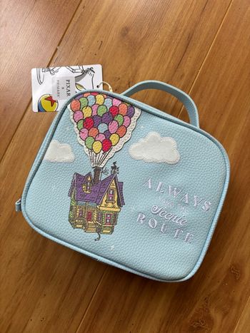 Neuf Trousse de voyage « la haut » avec poignet - Disney - Pixar