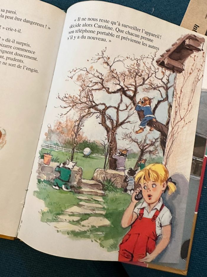 Livre rare Caroline et les extraterrestres album bd couleurs bords multicolores Pierre Probst - photo numéro 3