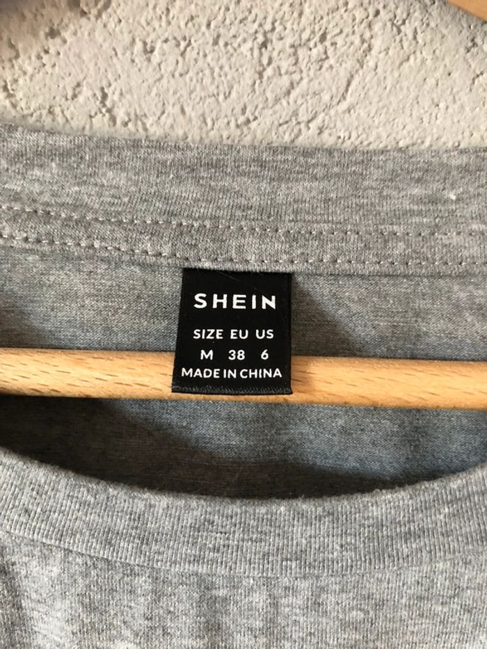 Teeshirt brodé Shein taille 38 🌻 - photo numéro 7