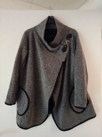 Très beau gilet gris taille L