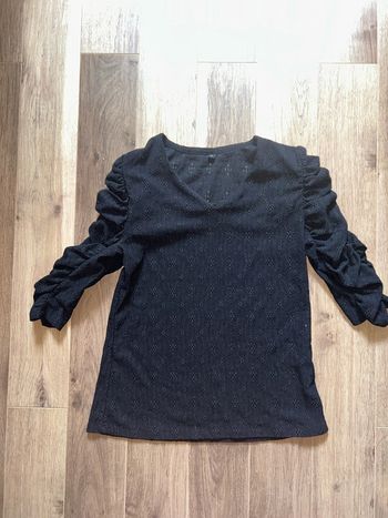 Haut noir broderie manche 3/4