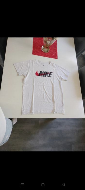 T-shirt Nike
