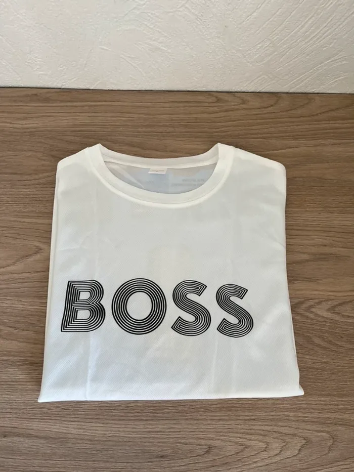T-shirt blanc imprimé tendance