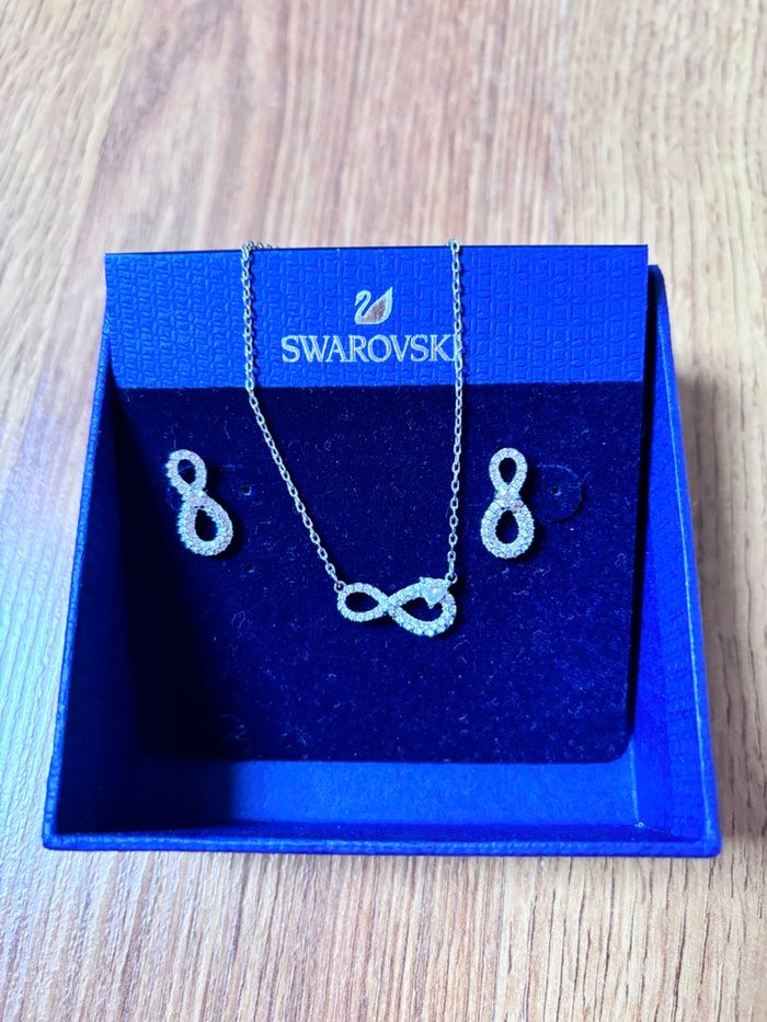 Parure Swarovski collier et boucles d’oreilles neuf - photo numéro 3