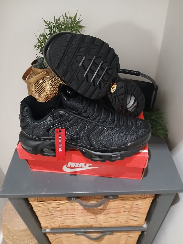 Nike air max plus hall black 3 - photo numéro 2