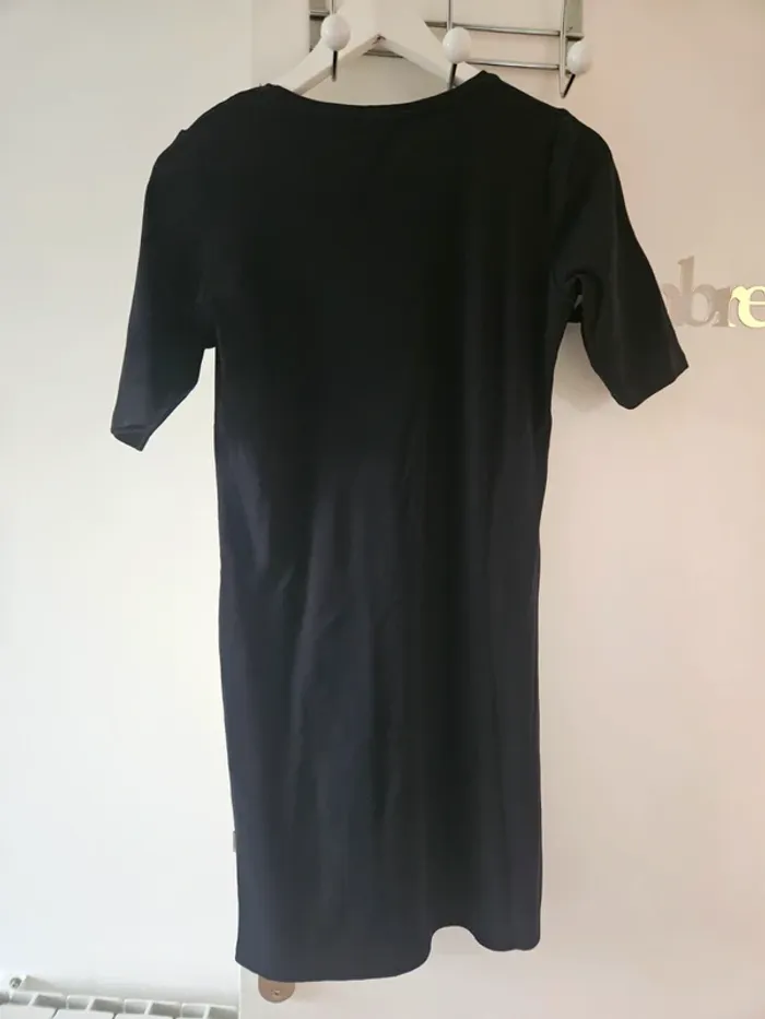 Robe noire - photo numéro 2