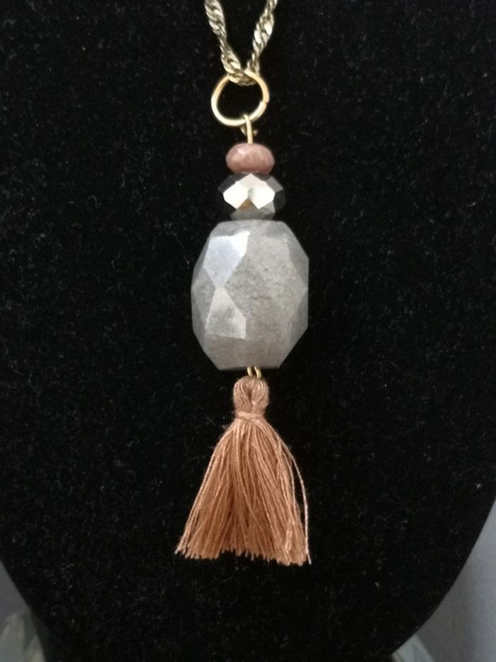 Sautoir chaîne torsadée et perles à facettes - photo numéro 4