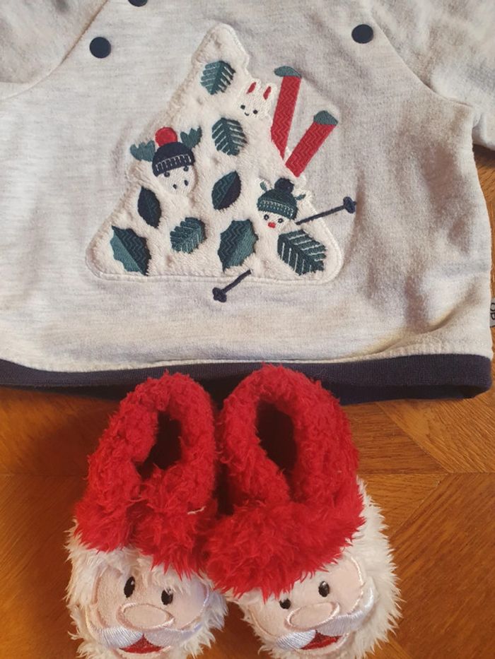 Lot 2 pulls Noël 3 mois + chaussons - photo numéro 3